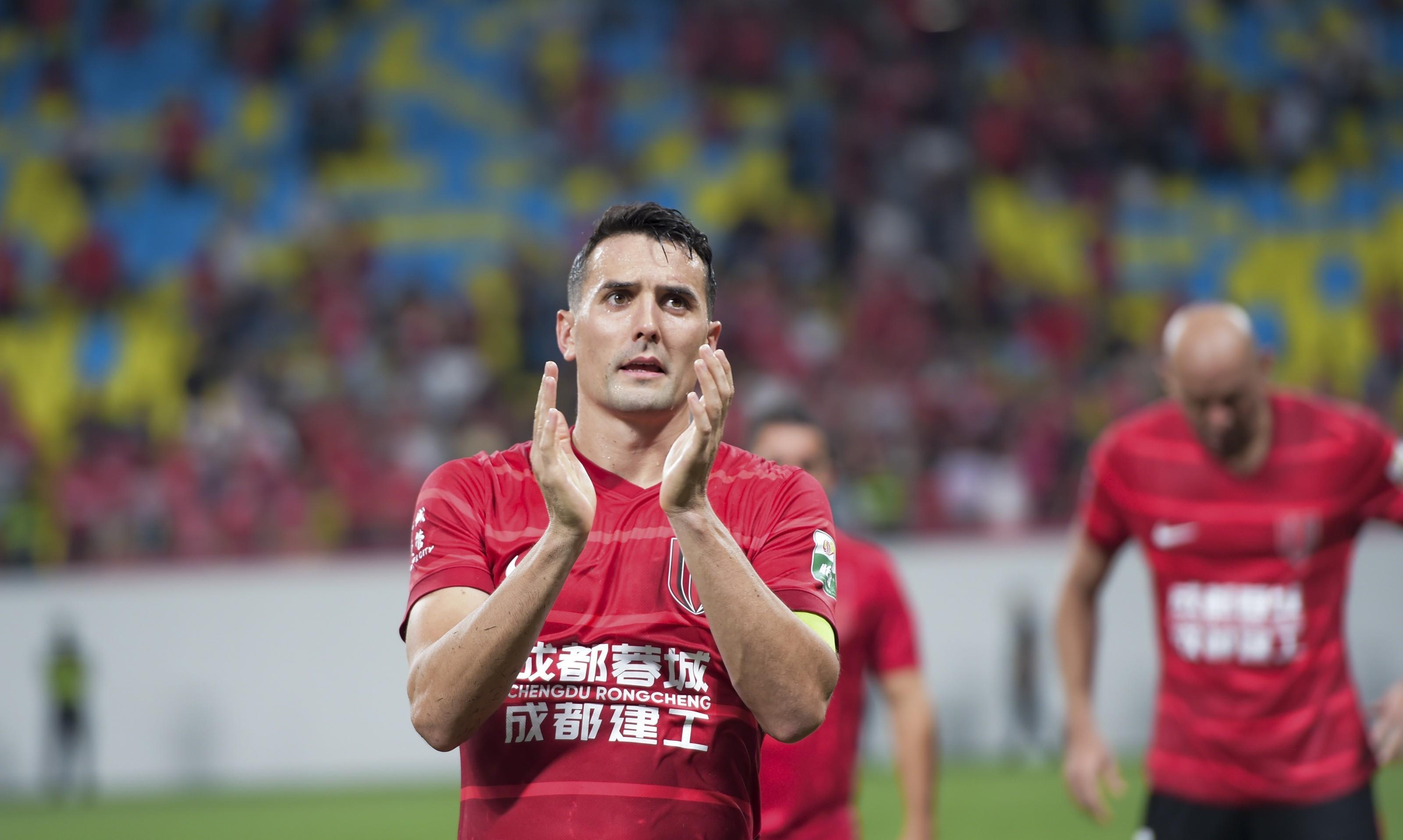 中欧体育赛事-欧冠赛程吃紧，上海海港加时末段官宣签约，态度坚定，身体对抗强度拉满