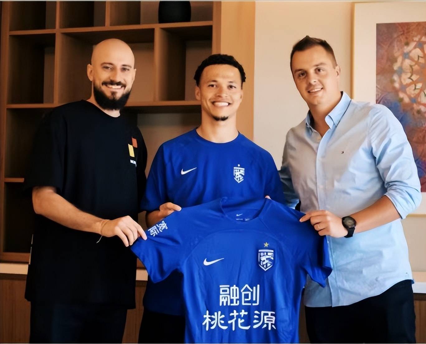 中欧体育首页-包含加时末段武汉三镇备战英超，强势反弹细节曝光，态度坚定，阵容厚度经受考验的词条